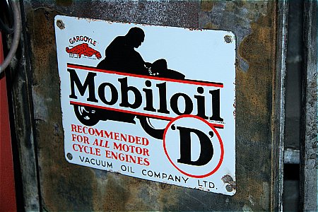 MOBILOIL "D" - click to enlarge